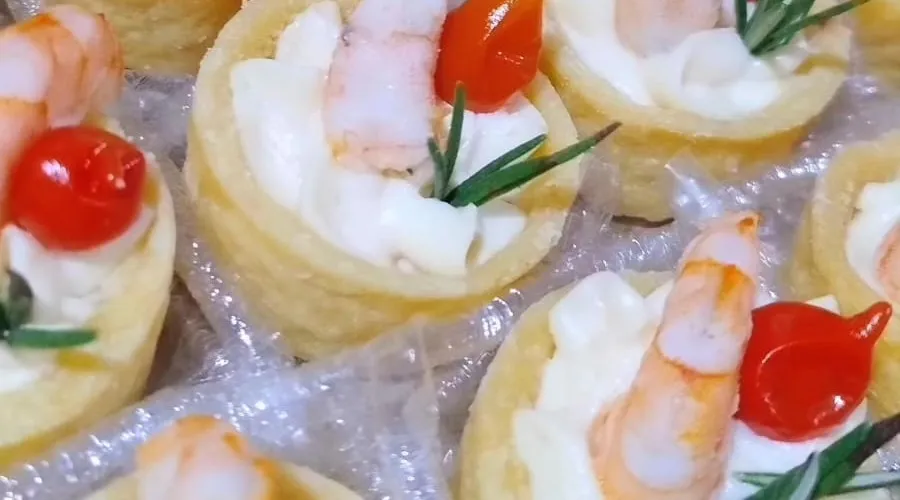 Tortinha de cream cheese com camarão